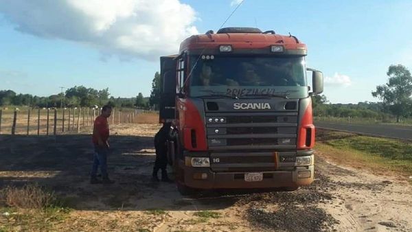 Delincuentes roban carga de soja en Caazapá