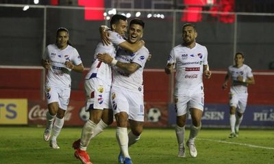 Nacional remonta a Olimpia e impide que Libertad grite campeón