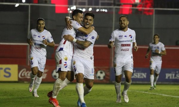 Nacional remonta a Olimpia e impide que Libertad grite campeón