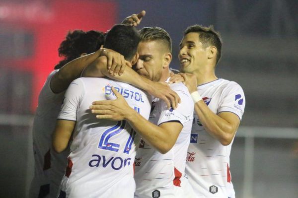 Nacional remonta e impide el festejo anticipado de Libertad