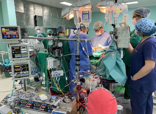 Primer trasplante cardíaco en parada a un bebé incompatible con el donante - Mundo - ABC Color