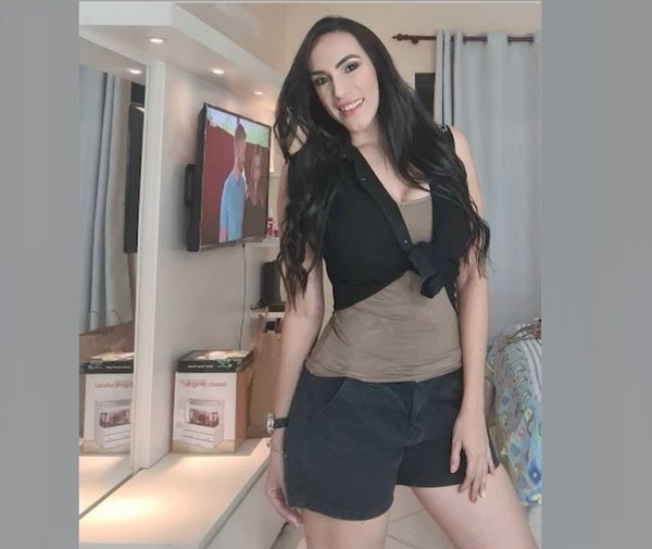Crónica / Silvia Flores se volvió una Miss para promocionar el país