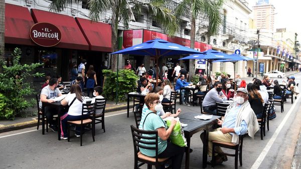 Bares se adueñaron de las calles y de la facturación de fin de semana