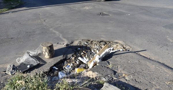 Más de la mitad del asfalto asunceno ha vencido, pero intendente culpa a Essap - Nacionales - ABC Color
