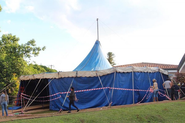 Instalan una carpa de circo en Encarnación como albergue para familiares de pacientes con Covid | Ñanduti