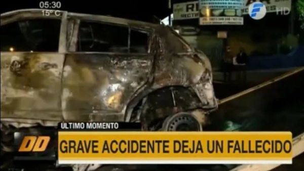 Accidente de tránsito: Joven muere tras chocar e incendiarse su auto