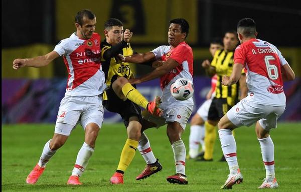 Sudamericana: River oficia de local hoy ante Peñarol