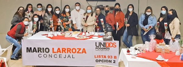 Mario Larroza recibe apoyo de damas coloradas y afirma compromiso de apoyar a las mujeres - La Clave