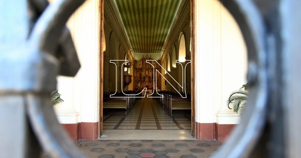 La Nación / Hallan ataúd con restos biológicos al costado de la Catedral de Asunción