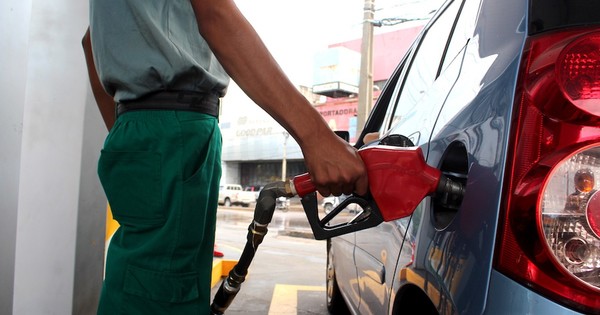 La Nación / Cadipac confirma suba de precio de G. 400 el litro de todos los combustibles