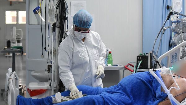Más de 100 pacientes con Covid-19 esperan una cama de Terapia Intensiva