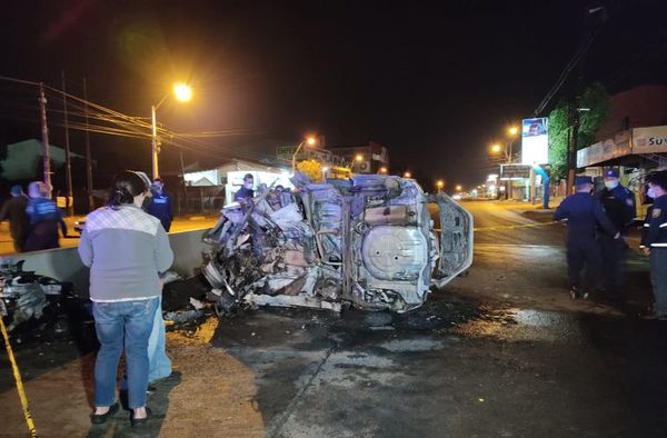 Accidente fatal: Muere joven tras chocar e incendiarse su auto en Fernando de la Mora