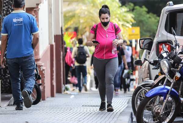Confianza del consumidor desciende en abril, BCP