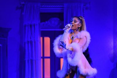 Ariana Grande se casa en secreto con el agente inmobiliario Dalton Gómez - Música - ABC Color