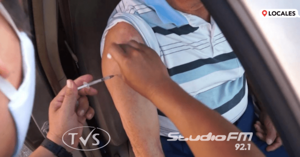 COVID-19: ADULTOS MAYORES DE 65 AÑOS YA PUEDEN ACERCARSE A VACUNARSE