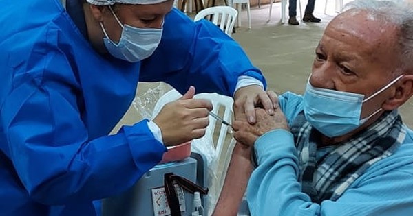 La Nación / Aseguran que no se agotaron las vacunas contra el COVID-19 en Carapeguá