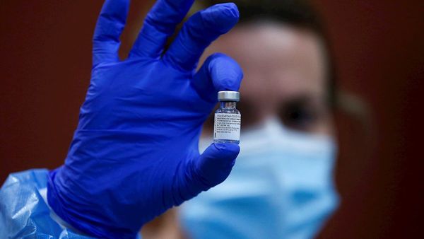 EEUU no cree que pueda decidir sobre vacunas a niños antes de final de año