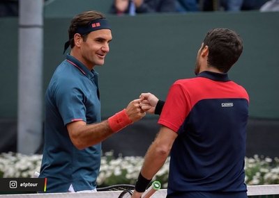 Roger Federer pierde ante Andújar en su regreso a la tierra batida