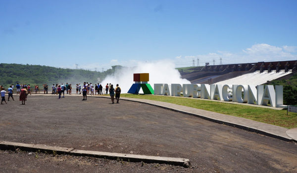 Juez remite a la Corte amparo de la Contraloría para auditar fondos sociales de Itaipú - ADN Digital