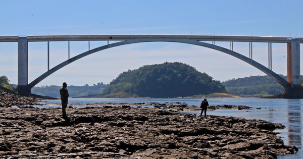 La Nación / Falta de dragado acentúa crítica bajante del río Paraná