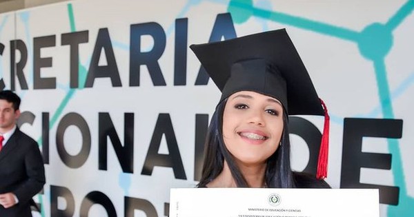 La Nación / Se autorregaló un 0 km luego de manejarse en bici y evitar las farras