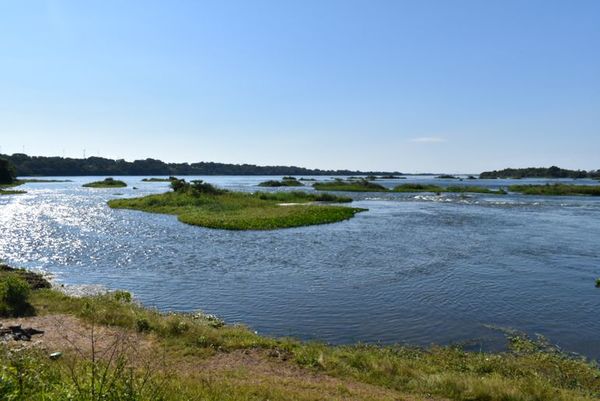 Altura del río Paraná no permite lectura de hidrómetro en Ayolas - Nacionales - ABC Color