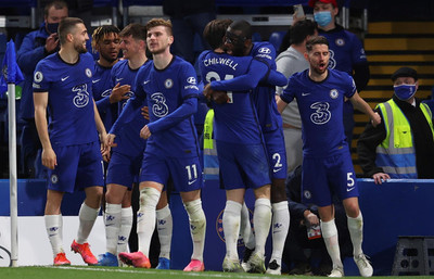 Chelsea se saca la bronca y desplaza al Leicester de la tercera posición