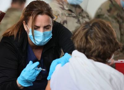 Aplicarse vacuna contra covid en EE.UU. no es un pase a la normalidad inmediata, recuerdan - Nacionales - ABC Color