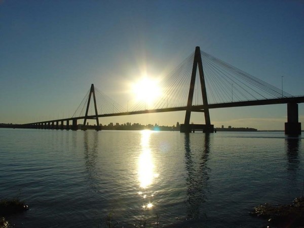 Justicia argentina niega ingreso a familias varadas en puente San Roque González