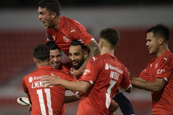 Independiente vence a Bahía y pone un pie en los octavos de final - Fútbol Internacional - ABC Color