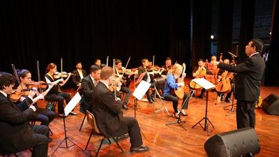 Orquesta se alista para un    Concierto de la gran flauta