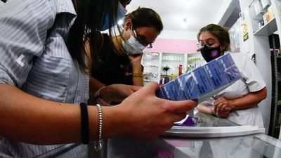 Plantean fortalecer el rol del Estado en precio de medicinas
