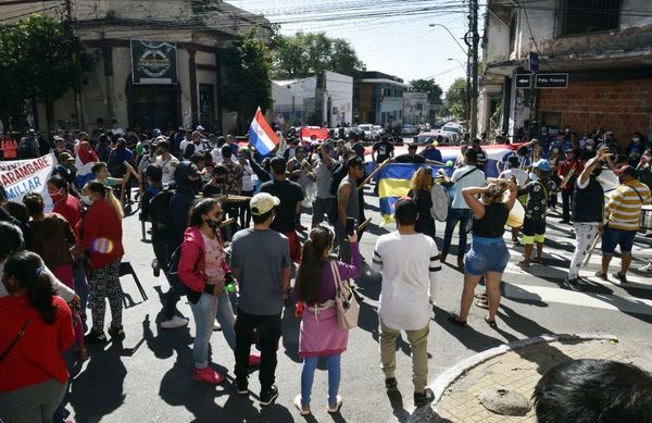 Organizaciones que defendieron a Durand piden la “cabeza” de Pereira - Nacionales - ABC Color