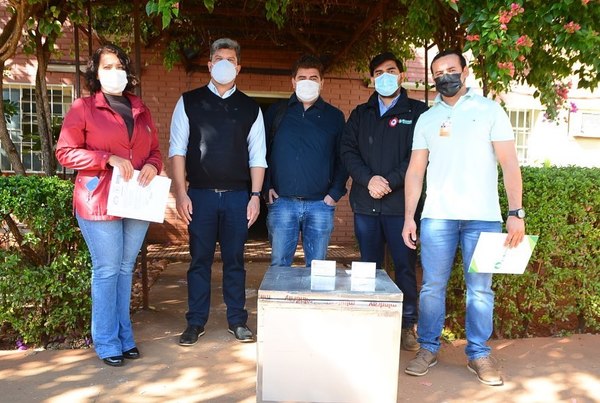 Buscando el REKUTU Prieto hace PROSELITISMO con entrega de insumos por parte de la comuna a hospital