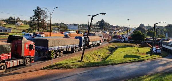 Camioneros reclaman al Gobierno que negocie subsidio para transporte de pasajeros – Prensa 5