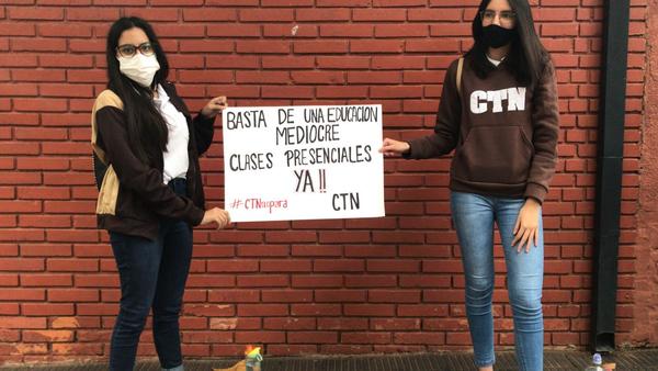 Alumnos del CTN exigen volver a sus prácticas