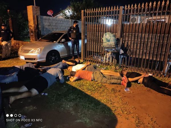Intervienen “fiesta de ladrones” y detienen a 25 personas