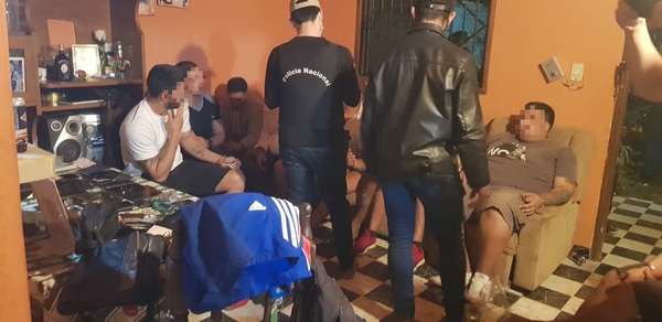Detenidas 15 personas con antecedentes tras allanamiento - Judiciales.net