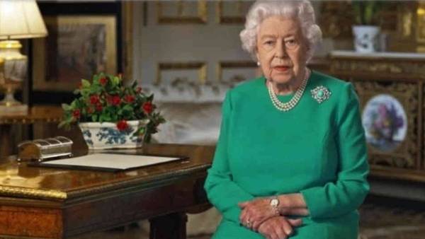 Niña de cinco años le escribió una carta de la Reina Isabel II y no te imaginas lo que pasó