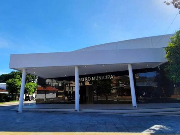 El Teatro Municipal de Caacupé es el único vacunatorio habilitado en el departamento de Cordillera | Ñanduti