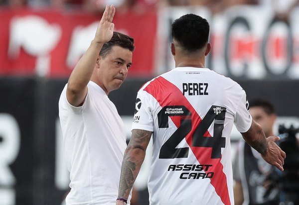 El mediocampista que irá al arco de un River diezmado por el COVID-19