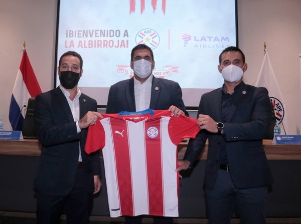 LATAM Airlines, aerolínea oficial del sueño albirrojo - APF
