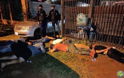 Banda de asaltantes cae en plena farra clandestina •