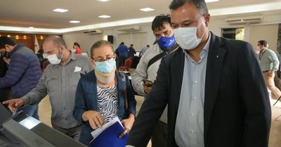 La Nación / Internas 2021: apoderados del PLRA confirman datos de sus candidatos