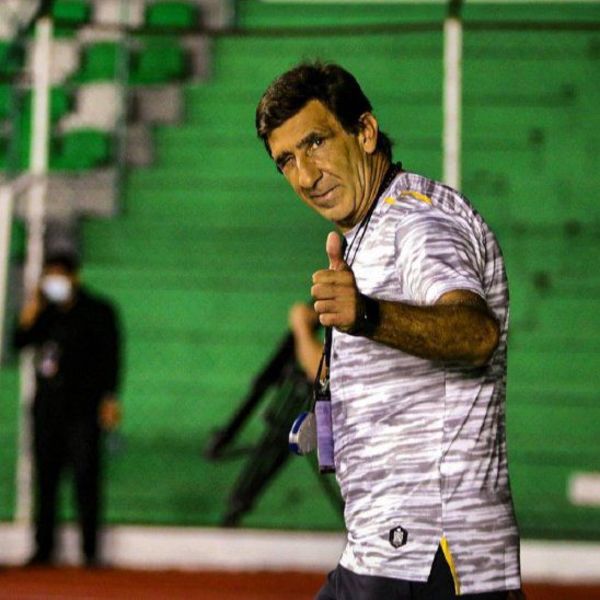 Gustavo Costas deja la dirección técnica de Guaraní