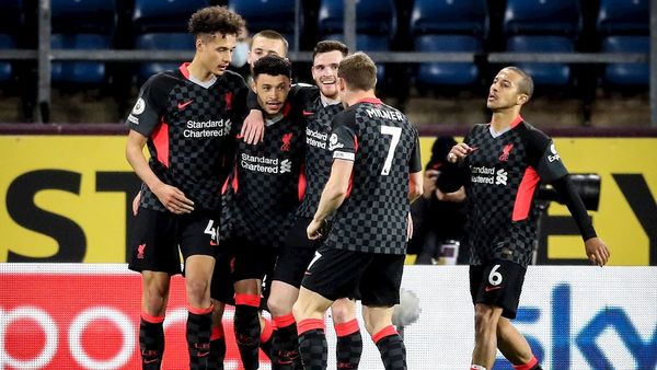 Liverpool se pone la Champions League a tiro