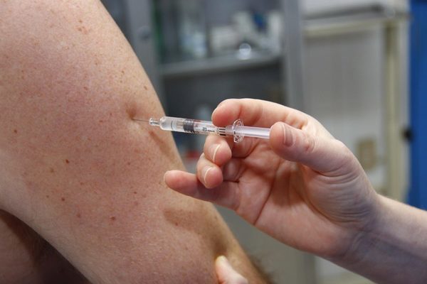Aumenta cantidad de vacunaciones diarias contra el Coronavirus | Radio Regional 660 AM