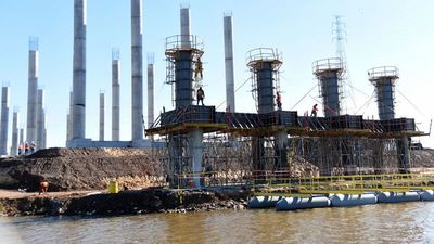 Puente de Chaco’i y Costanera de Pilar, afectados por falta de pagos