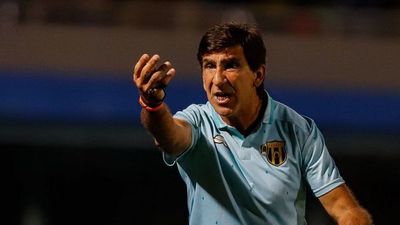 Costas anunció su salida de Guaraní