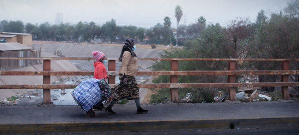 Chile debe suspender expulsiones de inmigrantes, dice la ONU